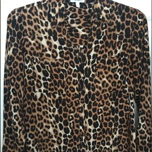 Woman’s Top by Porto finó EXPRESS.